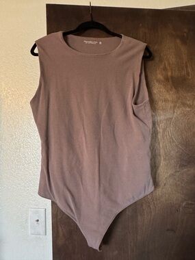 Sleeveless Mauve Bodysuit Top - Abercrombie & Fitch